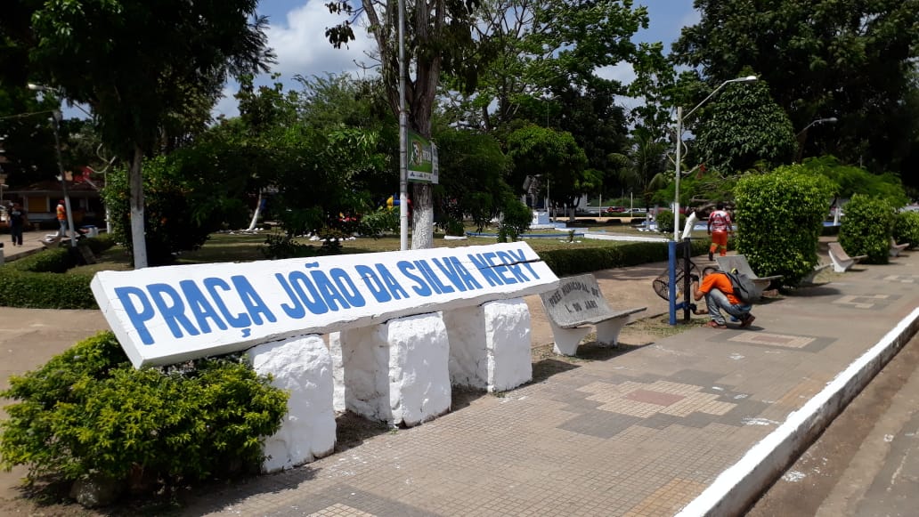 Prefeitura realiza a limpeza de praças e áreas públicas